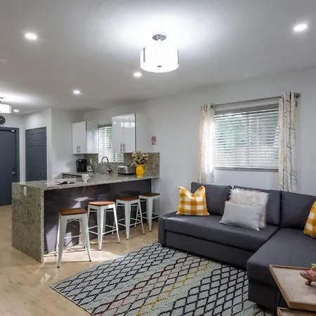 Casa Madeira @ The Heart Of Miami Design District Villa